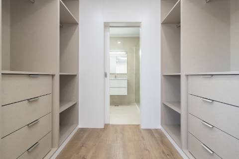 Moradia T3 Remodelada na Gâmbia com sótão e terraço junto ao Estuário do Sado | Setúbal