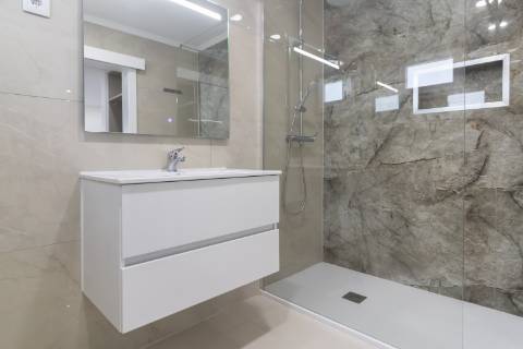 Moradia T3 Remodelada na Gâmbia com sótão e terraço junto ao Estuário do Sado | Setúbal