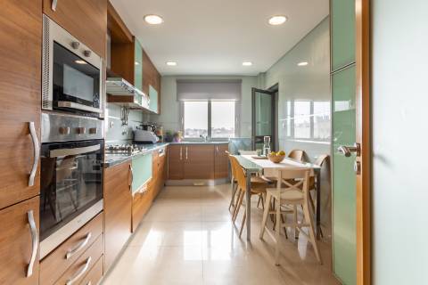 T2 Quinta da Amizade, Setúbal | Garagem box | Varandas