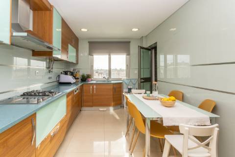 T2 Quinta da Amizade, Setúbal | Garagem box | Varandas