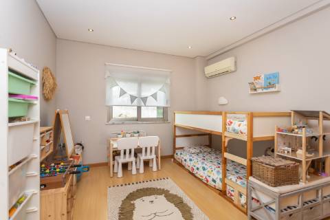 T2 Quinta da Amizade, Setúbal | Garagem box | Varandas