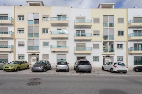 T2 Quinta da Amizade, Setúbal | Garagem box | Varandas