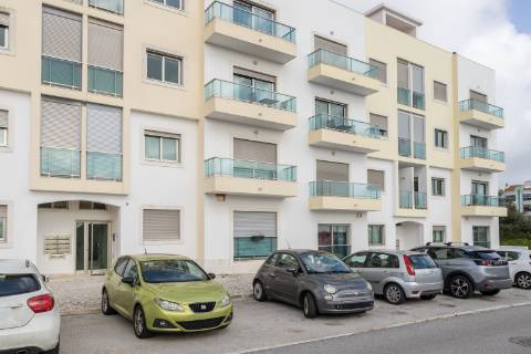 T2 Quinta da Amizade, Setúbal | Garagem box | Varandas