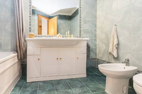 Apartamento T2 no Monte Belo Norte | 107,60 m² com lareira e varanda com vista desafogada