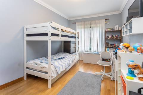 Apartamento T2 no Monte Belo Norte | 107,60 m² com lareira e varanda com vista desafogada