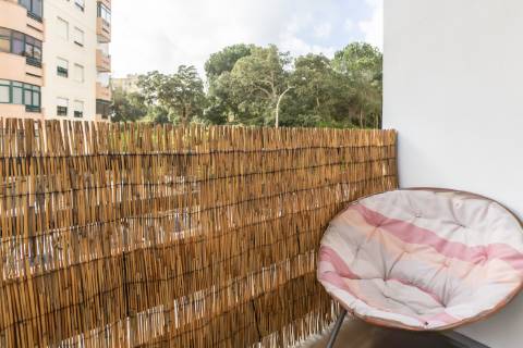 Apartamento T2 no Monte Belo Norte | 107,60 m² com lareira e varanda com vista desafogada