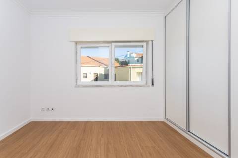 Moradia T3 renovada, em Santo Quintino - Sobral de Monte Agraço