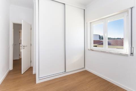 Moradia T3 renovada, em Santo Quintino - Sobral de Monte Agraço