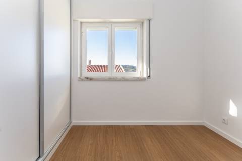 Moradia T3 renovada, em Santo Quintino - Sobral de Monte Agraço