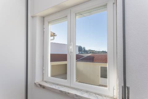 Moradia T3 renovada, em Santo Quintino - Sobral de Monte Agraço