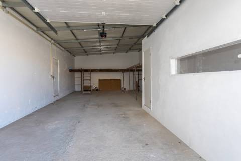 Moradia T3 renovada, em Santo Quintino - Sobral de Monte Agraço