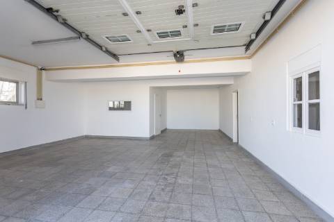 Moradia T3 renovada, em Santo Quintino - Sobral de Monte Agraço