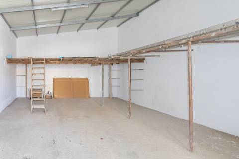 Moradia T3 renovada, em Santo Quintino - Sobral de Monte Agraço