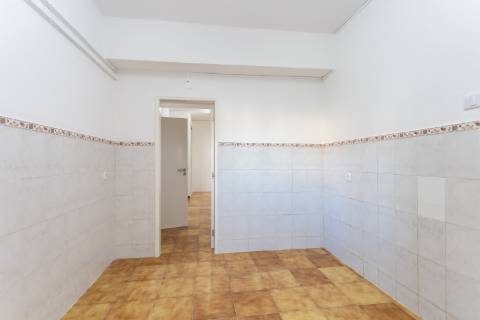 Moradia T3 renovada, em Santo Quintino - Sobral de Monte Agraço