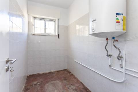 Moradia T3 renovada, em Santo Quintino - Sobral de Monte Agraço