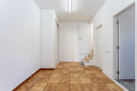 Moradia T3 renovada, em Santo Quintino - Sobral de Monte Agraço