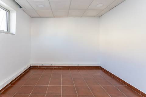 Moradia T3 renovada, em Santo Quintino - Sobral de Monte Agraço