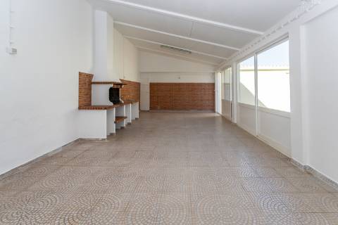 Moradia T3 renovada, em Santo Quintino - Sobral de Monte Agraço