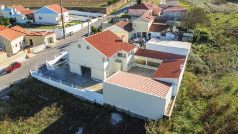 Moradia T3 renovada, em Santo Quintino - Sobral de Monte Agraço