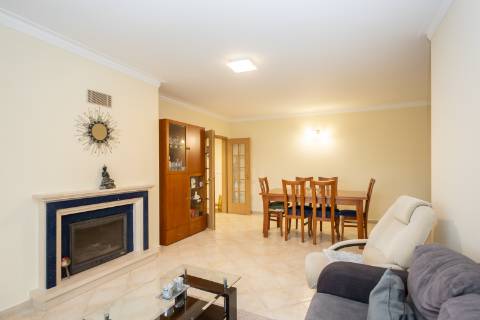 Apartamento T2 com Varandas no Vale do Cobro | Setúbal