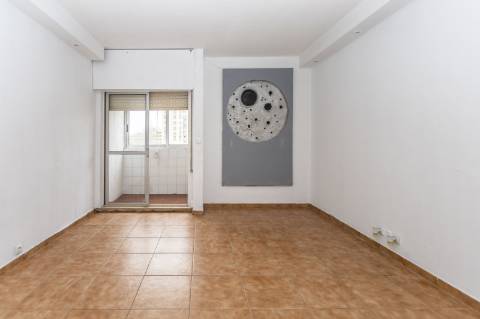 Apartamento T2 na Av. Bento Jesus Caraça | Setúbal
