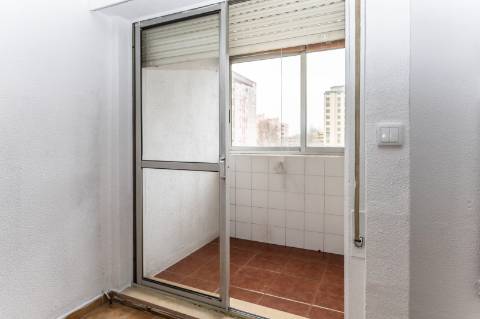 Apartamento T2 na Av. Bento Jesus Caraça | Setúbal