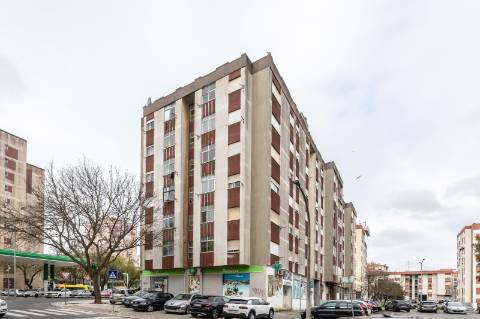 Apartamento T2 na Av. Bento Jesus Caraça | Setúbal
