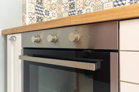 Apartamento T2 em Vila Maria - Semi-Renovado e Mobilado