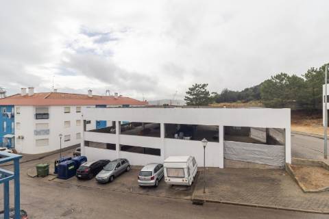 Apartamento T2 em Vila Maria - Semi-Renovado e Mobilado