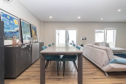 Moradia T4 com piscina e garagem nas Manteigadas | Setúbal