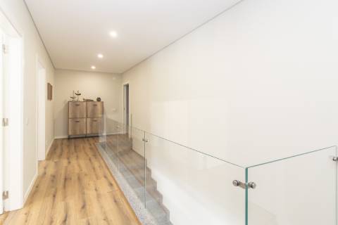 Moradia T4 com piscina e garagem nas Manteigadas | Setúbal