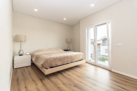 Moradia T4 com piscina e garagem nas Manteigadas | Setúbal