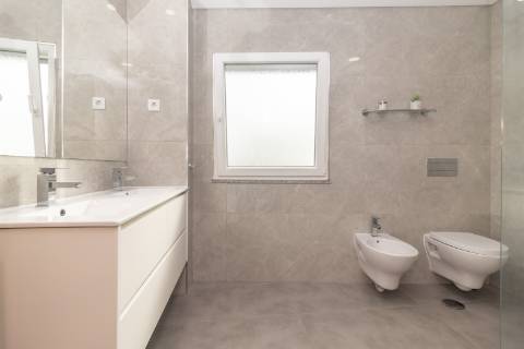 Moradia T4 com piscina e garagem nas Manteigadas | Setúbal