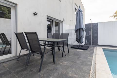 Moradia T4 com piscina e garagem nas Manteigadas | Setúbal
