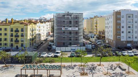 Apartamento T2 de 98,49m² no Lote 96 - Espaço, Luz e Elegância | Bairro Afonso Costa, Setúbal