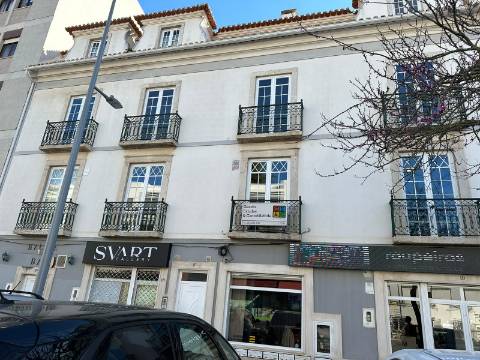 Apartamento T2 na Baixa / Centro de Setúbal - Av dos Combatentes da Grande Guerra