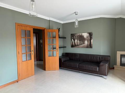 Apartamento T2 na Baixa / Centro de Setúbal - Av dos Combatentes da Grande Guerra