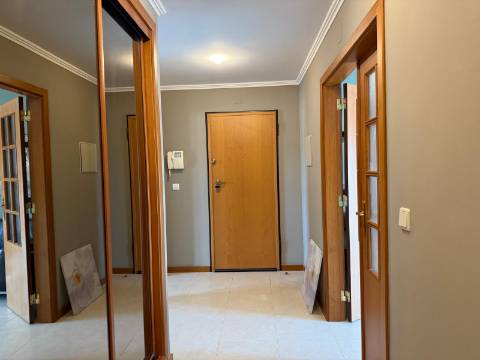 Apartamento T2 na Baixa / Centro de Setúbal - Av dos Combatentes da Grande Guerra