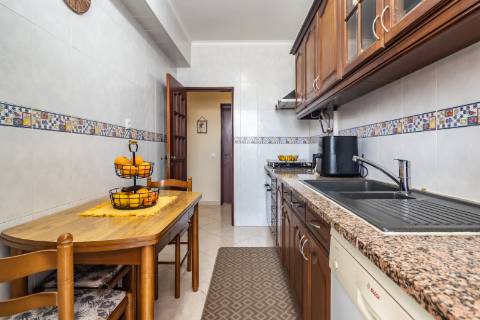Apartamento T2 Pronto a Entrar | Camarinha, Setúbal