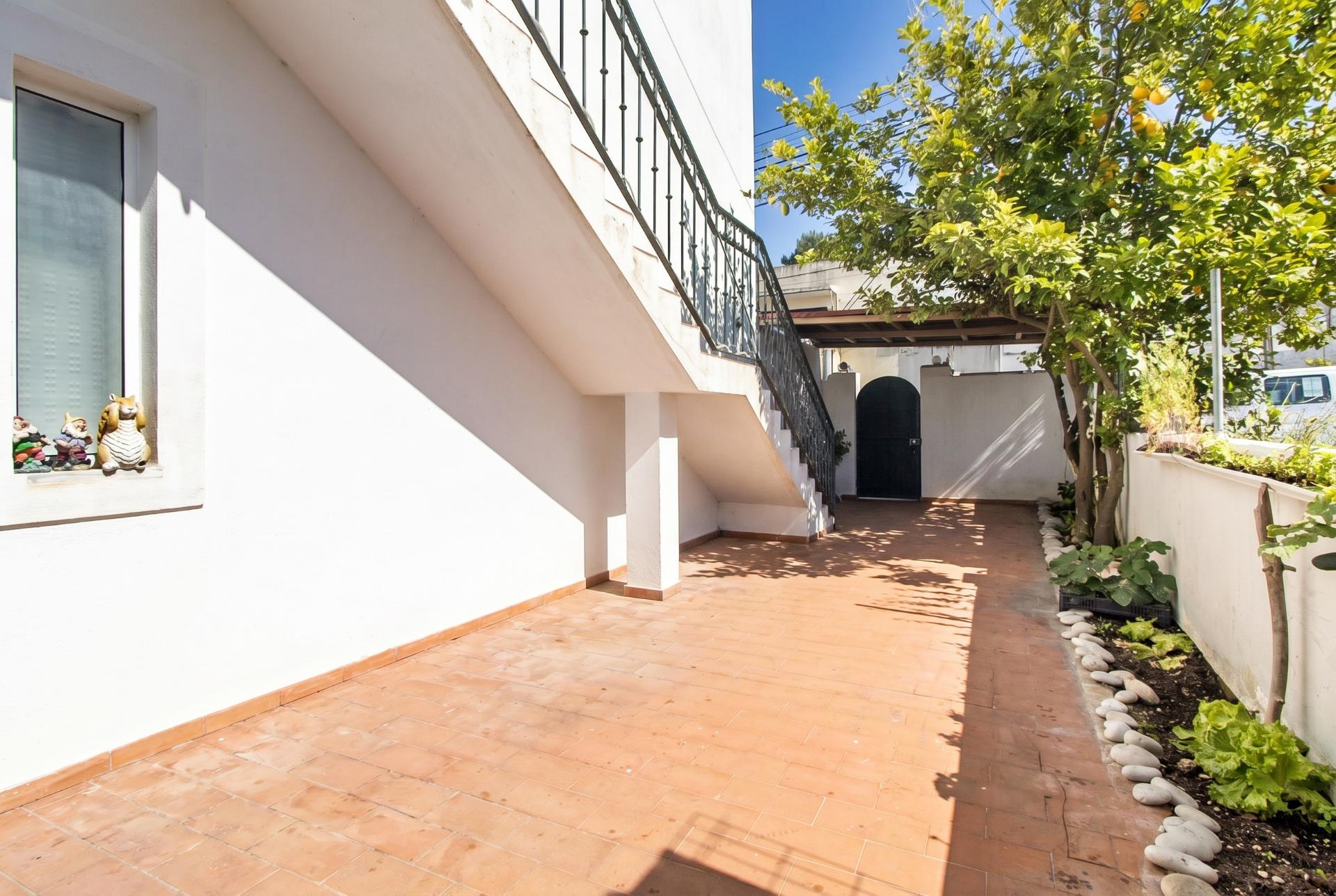 Andar de Moradia T3 com Entrada Independente e Espaço Exterior na Quinta do Conde