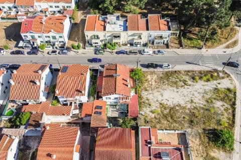Andar de Moradia T3 com Entrada Independente e Espaço Exterior na Quinta do Conde
