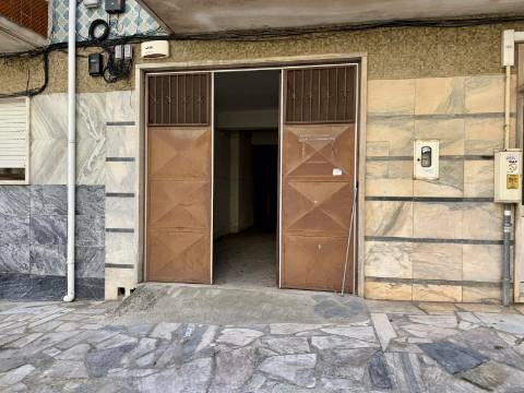 Garagem / Armazém na Camarinha com casa de banho | Setúbal