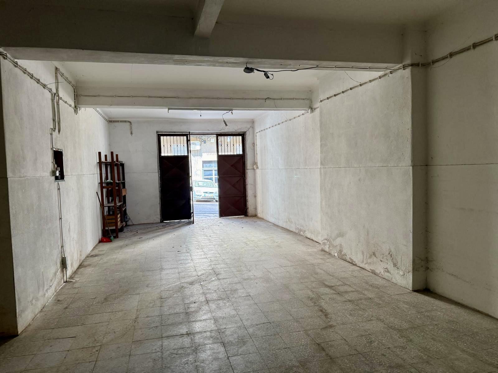 Garagem / Armazém na Camarinha com casa de banho | Setúbal