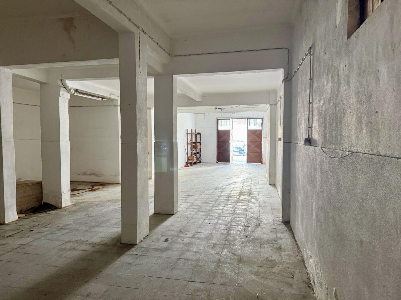 Garagem / Armazém na Camarinha com casa de banho | Setúbal