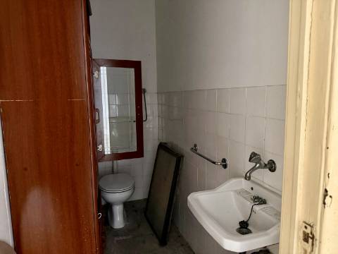 Garagem / Armazém na Camarinha com casa de banho | Setúbal