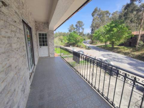 Apartamento T3 em Carregosa