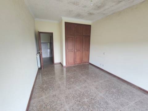 Apartamento T3 em Carregosa