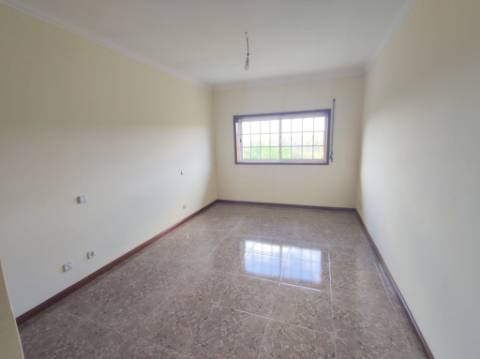 Apartamento T3 em Carregosa