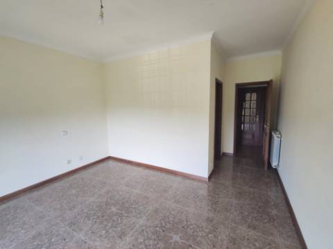 Apartamento T3 em Carregosa