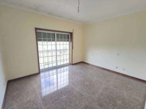 Apartamento T3 em Carregosa